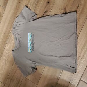 Patagonia cotton tshirt size medium